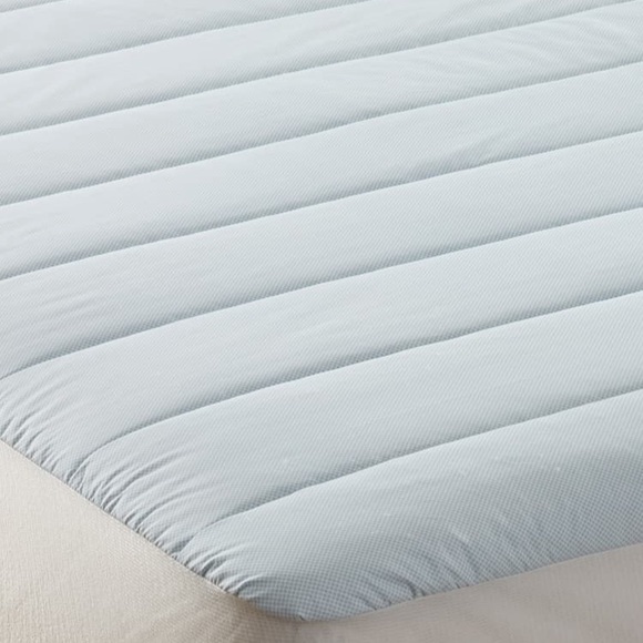 Nordstrom NIP Cooling Down Alternative Mattress Pa - Picture 2 of 10